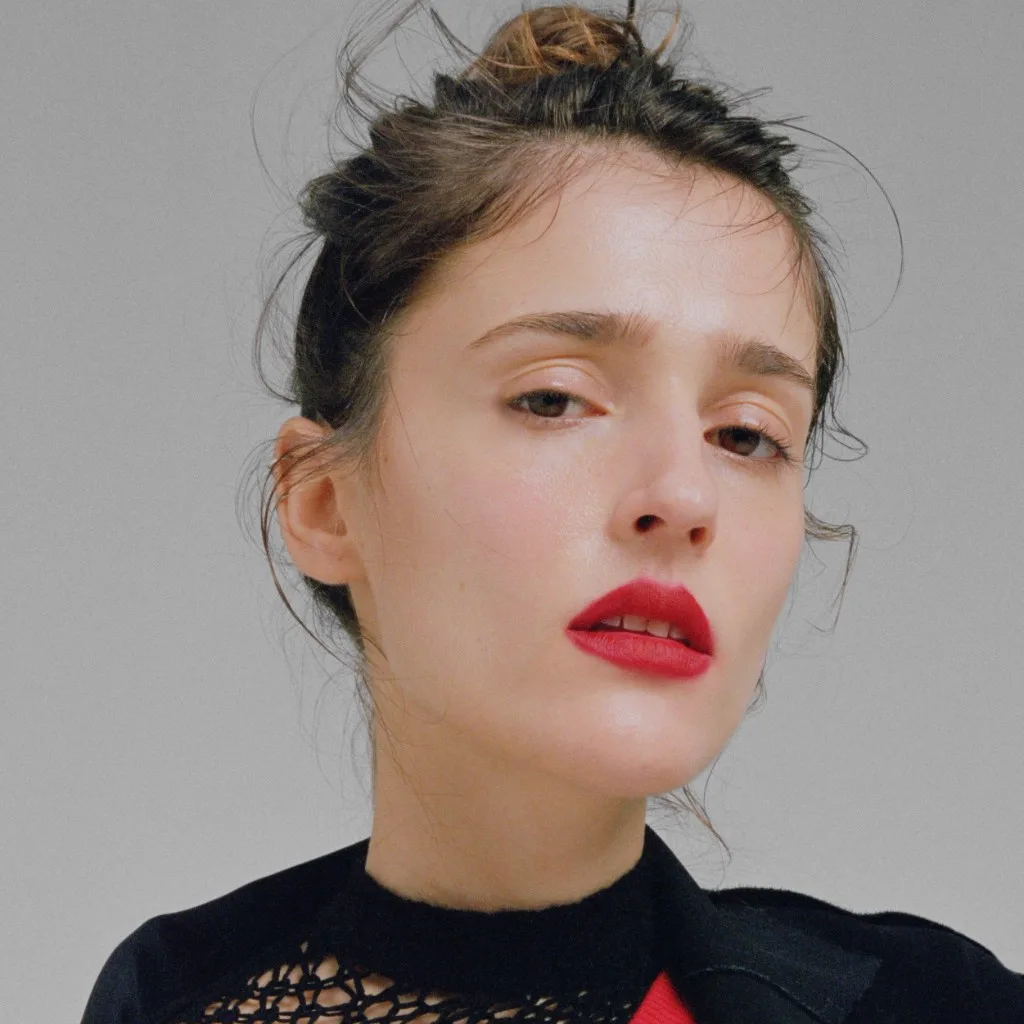 Interview – Lola Bessis