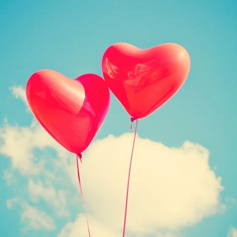 Saint-Valentin : happn et Deliveroo mettent le self-love à la carte